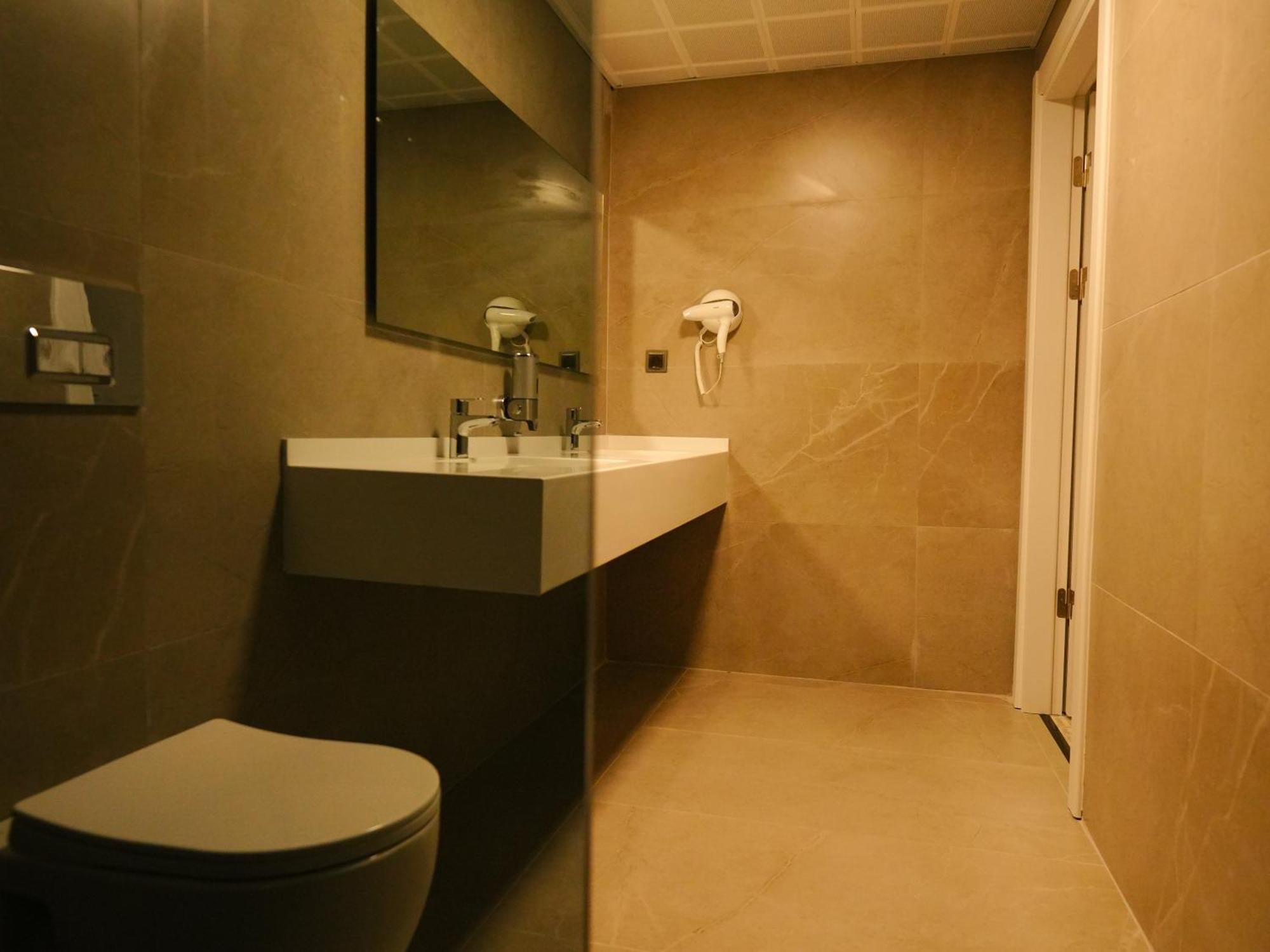 Bonnie City Hotel Antalya Extérieur photo